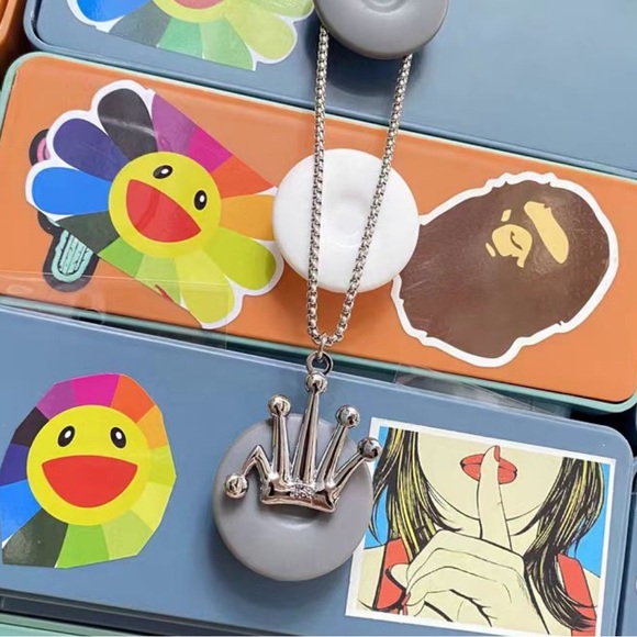 Stussy Crown Pendant Sterling Silver Necklace - Picture 3 of 4